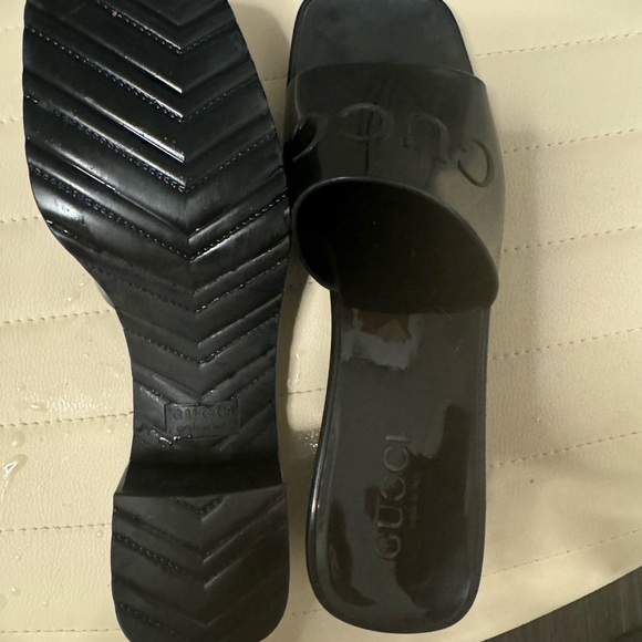 Gucci only wore a couple of times - Picture 4 of 7